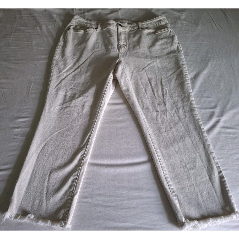 a.n.a A New Approach High‑Rise Straight Jeans Women’s 20W Plus Raw Hem Beige